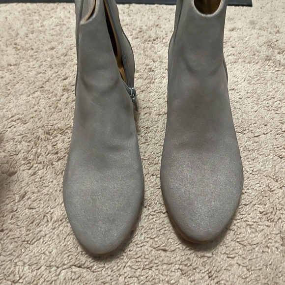 Boots just like Hermès Etain Evercolor Mini Constance 18- taupe suede booties - Picture 4 of 4